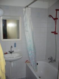 Badkamer voor.JPG